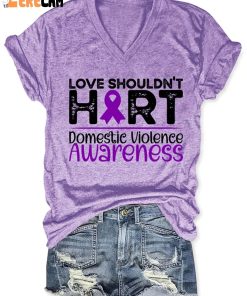 Domestic Violence Awareness Purple Ribbon Love Shouldn't Hurt Print T-Shirt 1