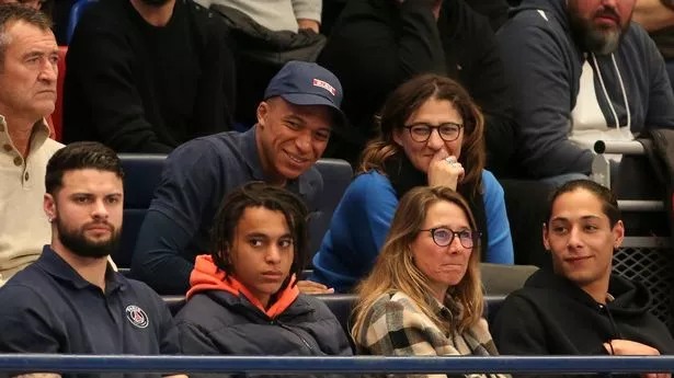 Kylian Mbappe's mum makes unexpected Man Utd admission on behalf of her son (2)